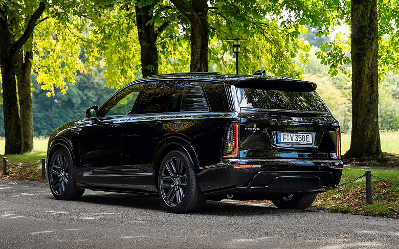 Американский премиум как альтернатива китайскому: &laquo;Рольф&raquo; привезет в Россию новый Cadillac Vistiq &mdash; 624 л.с., 6 мест, звук как в кино и 5-зонный климат-контроль